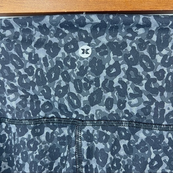 reebok HIGH RISE BLACK & GRAY ANIMAL PRINT LEGGINGS - Picture 4 of 5